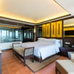 Phuket Marriott Resort & Spa, Merlin Beach Tek Yatak Odalı Merlin Süit - Balkonlu ve Deniz Manzaralı