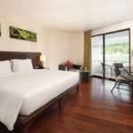Le Meridien Phuket Beach Resort Deluxe Konuk Odası - Havuz Manzaralı, 1 Kral Yataklı ve Balkonlu